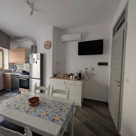 Belvedere Konukevi Scilla